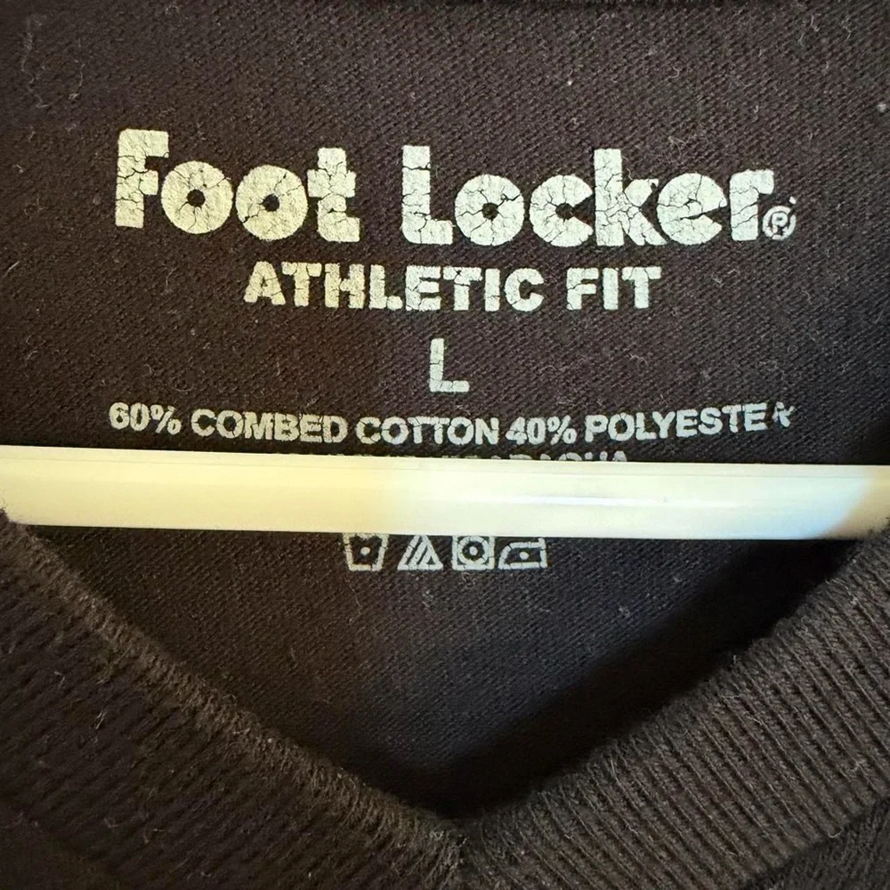 Foot Locker Men's Black V-Neck Short Sleeve Athletic Tee Shirt Large
